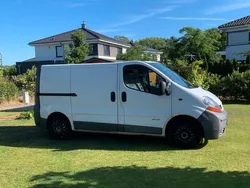 Weiß Gebraucht 2001 Renault Traffic Van / Kleinbus | 7.000 €