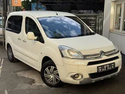 Weiß Gebraucht 2014 Citroën Berlingo SELECTION Van / Kleinbus | 5.999 € (Guter Preis)