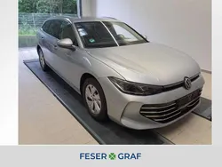 Oyster silver metallic Gebraucht 2024 VW Passat Elegance Kombi | 38.460 €