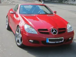 Rot Gebraucht 2004 Mercedes SLK350 AMG Cabrio | 18.000 € (Etwas zu teuer)