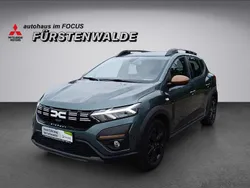 Grün Gebraucht 2024 Dacia Sandero Kleinwagen | 17.990 € (Fairer Preis)