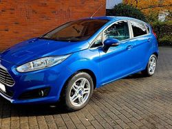 Blau Gebraucht 2013 Ford Fiesta Titanium Limousine | 5.690 € (Fairer Preis)