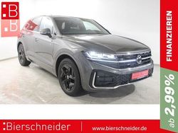 Grau Gebraucht 2024 VW Touareg R-line SUV | 60.490 € (Fairer Preis)
