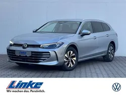 Oyster silver metallic Neu 2025 VW Passat Business Kombi | 55.455 € (Teuer)