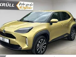 Gold Gebraucht 2023 Toyota Yaris Cross Team SUV | 24.490 € (Superpreis)