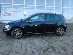 Schwarz metallic Gebraucht 2016 VW Golf VII Highline Limousine | 16.950 € (Teuer)