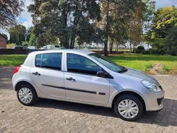 Grau Gebraucht 2007 Renault Clio III Authentique Limousine | 1.999 € (Fairer Preis)