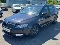 Schwarz Gebraucht 2017 Skoda Octavia Ambition Kombi | 9.600 € (Fairer Preis)