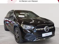 Kosmosschwarz metallic Gebraucht 2023 Mercedes GLA200 Progressive SUV | 26.490 € (Superpreis)