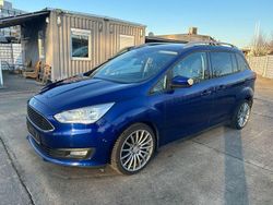 Blau Gebraucht 2017 Ford Grand C-Max Van / Kleinbus | 9.399 € (Fairer Preis)