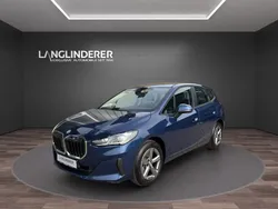 Blau Gebraucht 2024 BMW 216 Active Tourer Van / Kleinbus | 27.900 € (Fairer Preis)