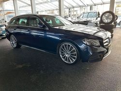 Blau Gebraucht 2018 Mercedes E200 Kombi | 21.658 €