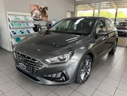 Grau Gebraucht 2023 Hyundai i30 Limousine | 17.990 € (Fairer Preis)