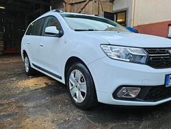 Weiß Gebraucht 2017 Dacia Logan Limousine | 7.999 €