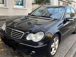 Schwarz Gebraucht 2006 Mercedes C220 Avantgarde Limousine | 2.100 € (Guter Preis)