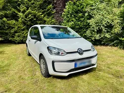 Weiß Gebraucht 2017 VW up! Kleinwagen | 8.999 € (Etwas zu teuer)