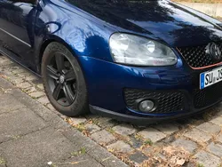 Blau Gebraucht 2006 VW Golf V R Coupé | 2.450 € (Fairer Preis)