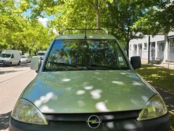 Grau Gebraucht 2006 Opel Combo Van / Kleinbus | 1.000 €