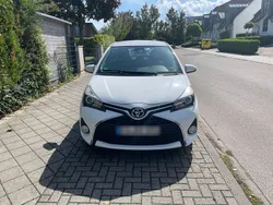 Weiß Gebraucht 2017 Toyota Yaris Edition-S Kleinwagen | 10.600 € (Fairer Preis)