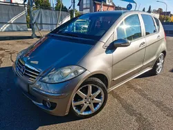 Silber Gebraucht 2005 Mercedes A180 Avantgarde Kleinwagen | 2.280 € (Teuer)