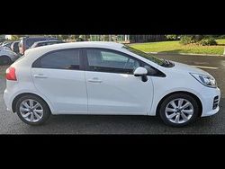 Weiß Gebraucht 2016 Kia Rio Kombi | 6.399 € (Guter Preis)
