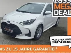 Weiß Gebraucht 2023 Toyota Yaris Hybrid Business Edition Limousine | 17.980 € (Guter Preis)