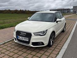 Weiß Gebraucht 2011 Audi A1 S-Line Kleinwagen | 8.200 € (Fairer Preis)
