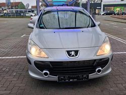 Grau Gebraucht 2006 Peugeot 307 Premium Kleinwagen | 2.999 € (Etwas zu teuer)