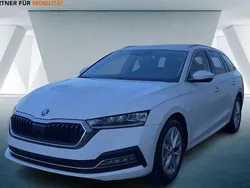 Weiß Gebraucht 2023 Skoda Octavia Style Kombi | 24.550 € (Superpreis)