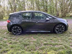 Grau Gebraucht 2024 Cupra Born Kleinwagen | 29.200 € (Superpreis)