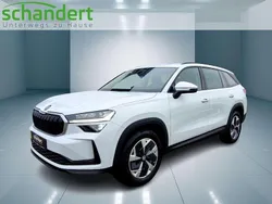 Moonweiß metallic (weiß) metallic Gebraucht 2025 Skoda Kodiaq Selection SUV | 43.440 € (Fairer Preis)