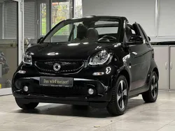 Schwarz Gebraucht 2018 Smart ForTwo Cabrio Cabrio | 14.930 € (Teuer)