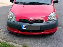 Rot Gebraucht 2002 Toyota Yaris Kleinwagen | 1.200 € (Fairer Preis)