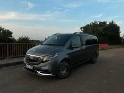 Grau Gebraucht 2022 Mercedes V300 Van / Kleinbus | 49.990 € (Guter Preis)