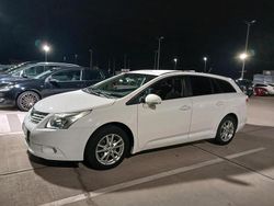 Weiß Gebraucht 2011 Toyota Avensis Kombi | 8.700 € (Etwas zu teuer)