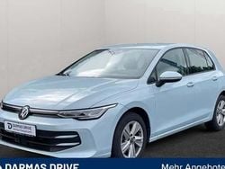 Blau Gebraucht 2024 VW Golf VIII Life Limousine | 21.790 € (Guter Preis)