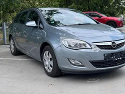 Grau Gebraucht 2012 Opel Astra Kombi | 1.700 € (Superpreis)