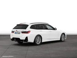 Weiß Gebraucht 2024 BMW 330 Kombi | 51.037 €