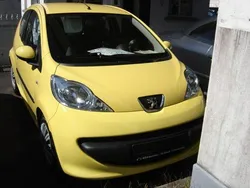 Gelb Gebraucht 2008 Peugeot 107 Kleinwagen | 3.600 € (Teuer)