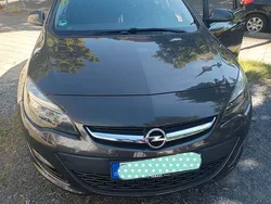 Braun Gebraucht 2012 Opel Astra Edition Limousine | 4.000 € (Guter Preis)