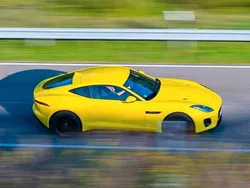 Gelb Gebraucht 2020 Jaguar F-Type R-Dynamic Coupé | 51.990 € (Fairer Preis)
