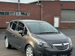 Grau Gebraucht 2013 Opel Meriva Innovation Van / Kleinbus | 6.490 € (Fairer Preis)