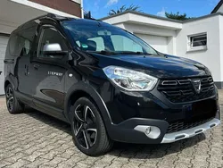 Schwarz Gebraucht 2020 Dacia Dokker Stepway Van | 15.800 € (Etwas zu teuer)