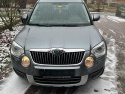 Andere farben Gebraucht 2012 Skoda Yeti SUV | 7.333 € (Etwas zu teuer)