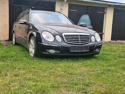 Schwarz Gebraucht 2007 Mercedes E320 Avantgarde Kombi | 7.300 € (Etwas zu teuer)