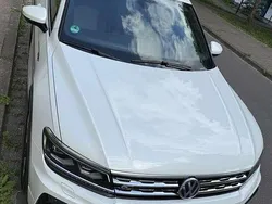 Weiß Gebraucht 2017 VW Tiguan Highline SUV | 21.800 €