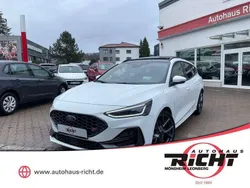 Frostweiß Gebraucht 2025 Ford Focus ST Kombi | 35.780 € (Superpreis)