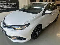 Weiß Gebraucht 2019 Toyota Auris Team Limousine | 13.690 € (Fairer Preis)