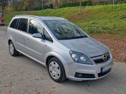 Andere farben Gebraucht 2007 Opel Zafira Van / Kleinbus | 2.500 € (Etwas zu teuer)
