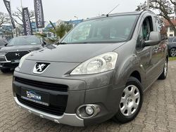 Grau Gebraucht 2011 Peugeot Partner Tepee Family Van / Kleinbus | 5.490 € (Fairer Preis)
